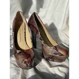 Chinese Laundry Move Over Snakeskin Pumps 6.5 Women's round toe neutral platform